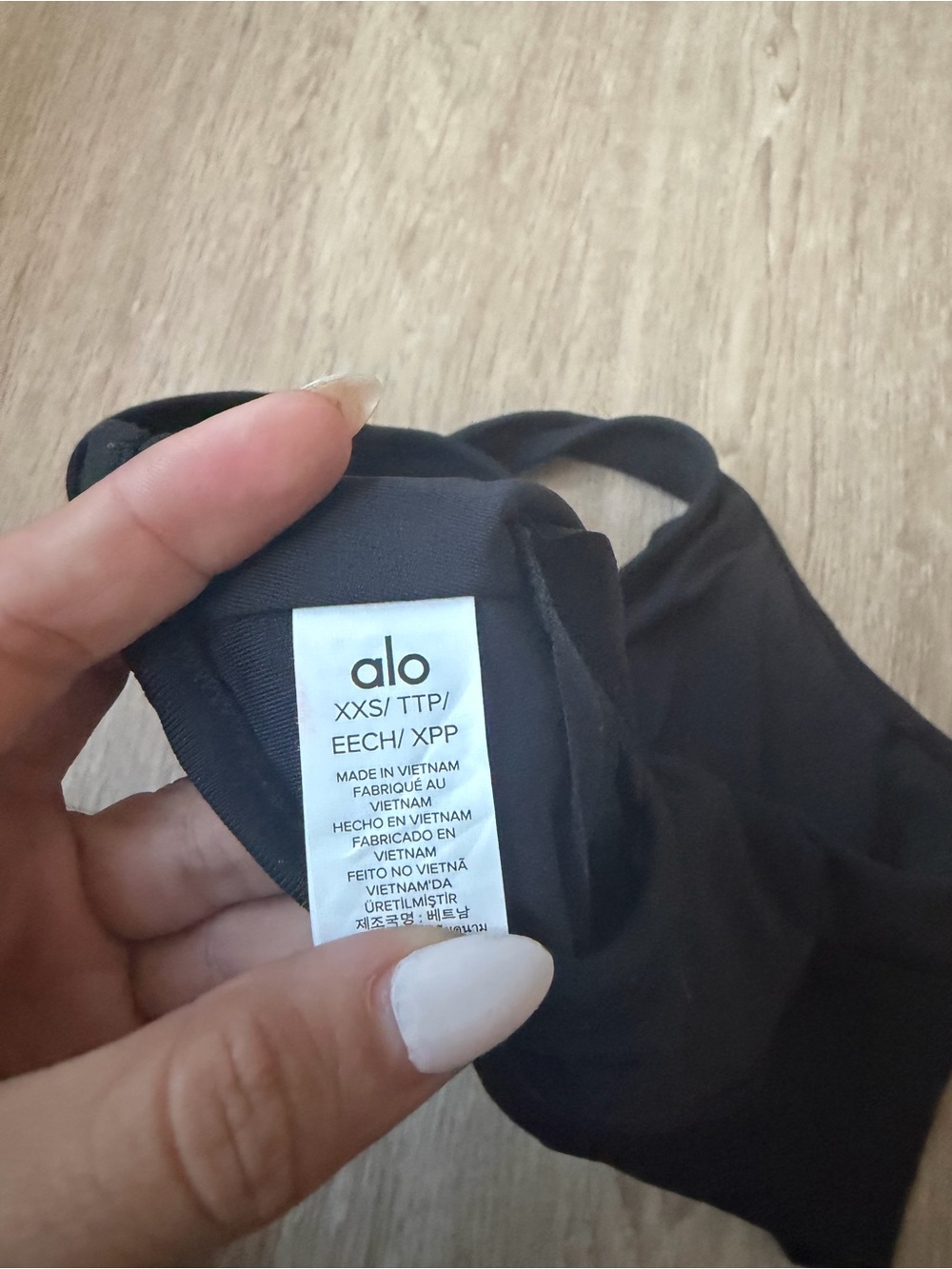 ALO Yoga Wild Thing Black Ruched V-Neck Sports Bra size XXS - Picture 5 of 5